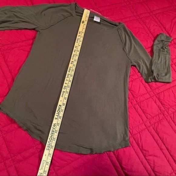 TWO No Boundaries top Size 11/13 Juniors SUPER Soft Long-Sleeve Brown & gold EUC - Picture 10 of 14